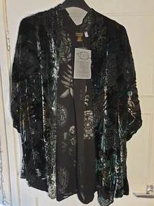 Kirk's Folly Dreamkeeper collection Black & Green Short Kimono - Picture 1 of 2
