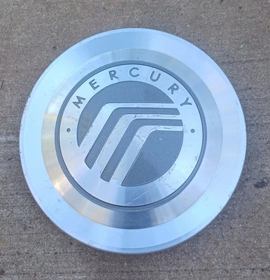 Mercury Grand Marquis 中心盖,加工铝,2004 - 2008 3W33-1A096-AA 01 — 第 1/3 张图片