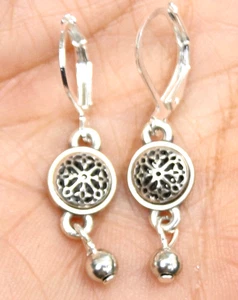 Pendientes Brighton Ferrara Pequeños Plata Dije En Palanca Trasera Alterados - Imagen 1 de 2