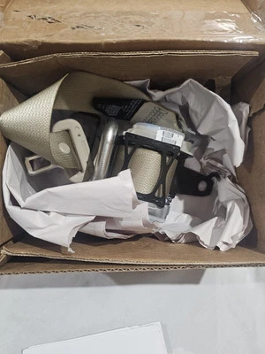 *NUEVO* OEM Conjunto de cinturón exterior trasero RT Toyota Camry 2018-24 73360-06382-A0 beige Foto 1 de 4