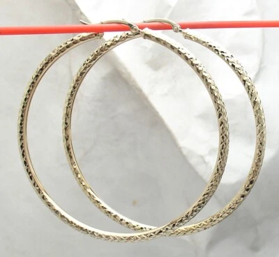 Большие круглые серьги-кольца 3 мм X 63 мм из настоящего желтого золота 10 карат с бриллиантовой огранкой - Изображение 1 из 4