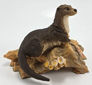 Crown Staffordshire handbemalter Otter mit Fischfang Figur - Bild 1 von 7
