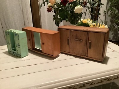 Armoire de poupée jouet ancien lot de trois armoires  - Photo 1/4