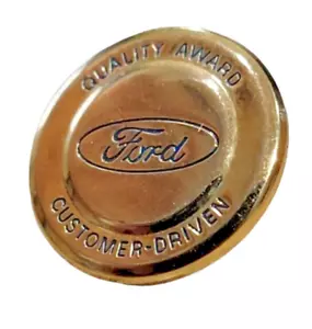Prendedor de sombrero de solapa Ford Quality Award impulsado por el cliente en tono dorado artículo de coleccionista - Imagen 1 de 4