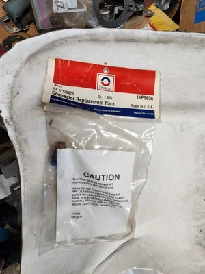 Conector de ventilador de refrigerante Chevrolet Silverado Tahoe 1995-02 NOS repuesto Foto 1 de 2