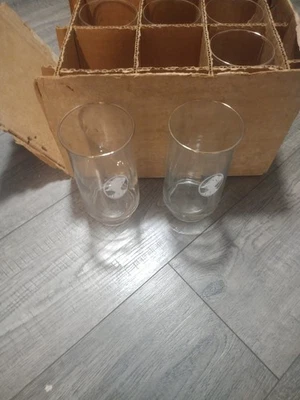 Lote de 6 vasos de beber con borde dorado con logotipo de Avon Mrs. Albee 1983 juego de premios de venta  Foto 1 de 3