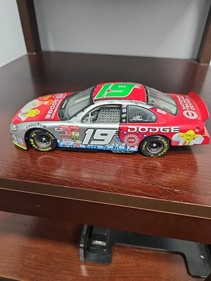 Jeremy Mayfield #19 Dodge/Muppet 25th Anniversary 2002 NASCAR Action 1:24 - Image 1 of 4