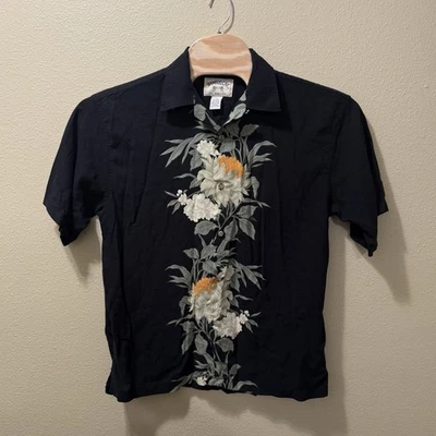 Camisa para hombre grande de bambú Cay negra floral hawaiana manga corta abotonada Foto 1 de 4