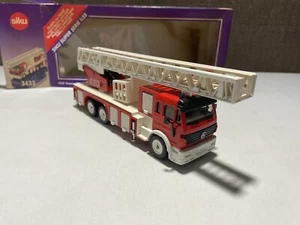 Siku Super Series 1/55 Scale 3433 Fire Engine - Boxed - Picture 1 of 11