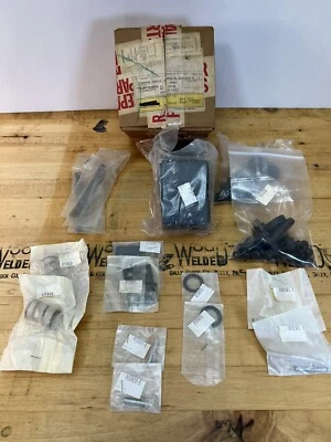 Surtido de piezas de repuesto de sierra de brazo radial Craftsman nuevo en caja de envío original Foto 1 de 4