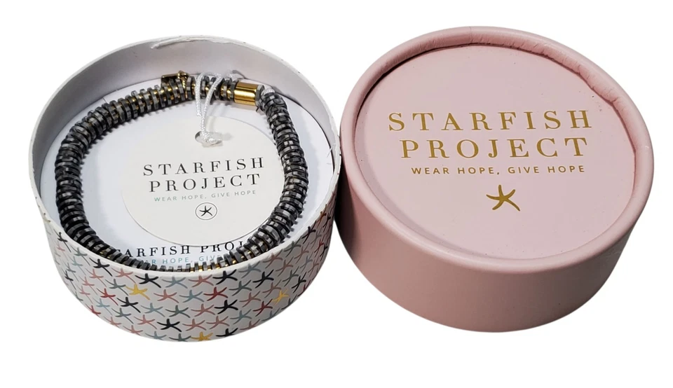 Brazalete de resina chapado en oro 14k Starfish Project con hematita elástico gris/negro Foto 1 de 1