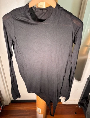 Camisa Suéter Extra Larga Colección JULIUS Pre Primavera-Verano 2017 Talla 2 Mediana Foto 1 de 4