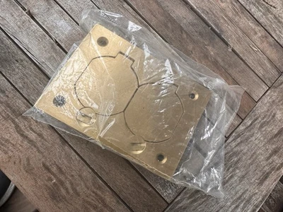 NEW HUBBELL S3825 BRASS RECEPTACLE SCRUBSHIELD FLOOR BOX COVER DUPLEX FLAP - Image 1 of 3
