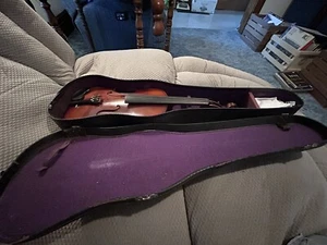 ANTONIUS STRADIVARIUS CREMONENSIS FACIEBAT ANNO 17 VIOLIN/CASE COPY AS-IS - Picture 1 of 5