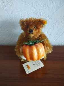 Steiff Teddybär Herbst mit Kürbis, 18cm, OVP, 028199 - Bild 1 von 3