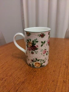 Royal Albert Old Country Roses Soft Pink Lace Tea Mug Like New - Picture 1 of 8