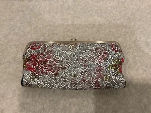 Hobo The Original Lauren Stingray Flower Clutch Wallet Double kiss Lock - Picture 1 of 11