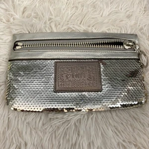 Coach Poppy Silver Sequined XL Spotlight Wristlet Clutch Purse RARE! NWOT - Picture 1 of 10