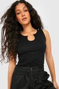 boohoo basic full length notch neck vest HYAGM08097 Black Size 8US -12UK - Picture 1 of 3