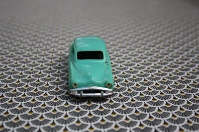 Voiture miniature Norev plastique Simca 9 Aronde au 1/43 - Photo 1/4