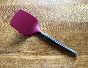 Signature Williams Sonoma Rot Antihaft Spatel Wender mit Edelstahlgriff - Bild 1 von 5