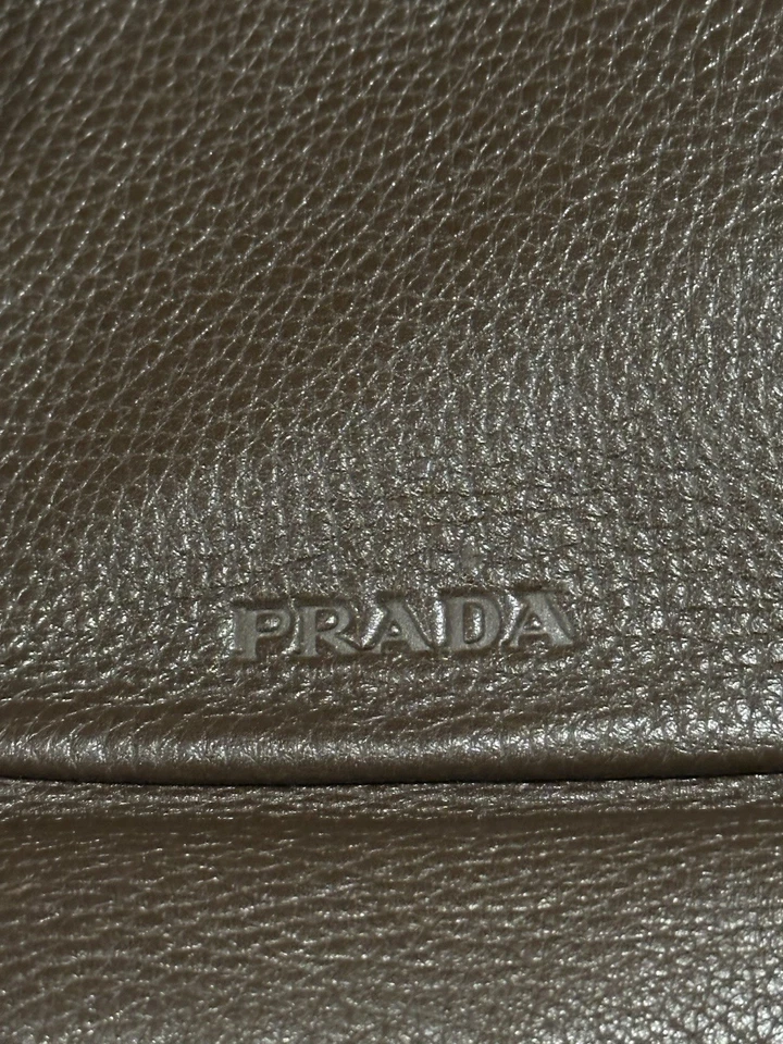 Auténtico bolso de hombro de cuero negro Prada Foto 1 de 3
