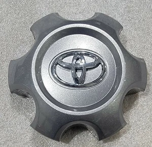 2016-2019 Toyota Tacoma OEM Grey Center Cap 75190 #4260B-04040 - Picture 1 of 5