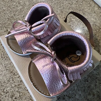 Mocassins First Steps bebê menina tamanho 1 rosa novo na caixa B7 - Imagem 1 de 4