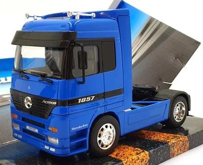 Welly 1/32 Scale 32280W - Mercedes-Benz Actros Transporter - Blue - Image 1 of 4