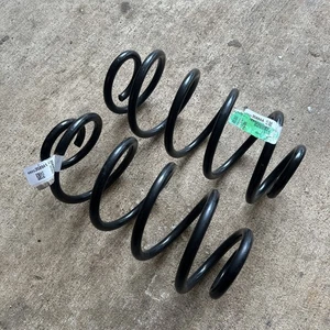(2) 2018-2024 Jeep Wrangler JL Rubicon Suspension Rear Coil Springs OEM Take-off - Picture 1 of 1