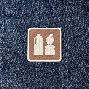 Picnic Area Patch - Embroidered Park Sign Badge 2" (Iron On) - Picture 1 of 2