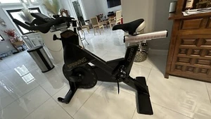 SPINNING PACE CONNECTED spin Indoor Cycling Bike - Picture 1 of 3