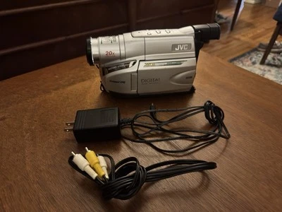 JVC Compact VHS Camcorder VHS C Model GR-AXM17U Tested - Image 1 of 4