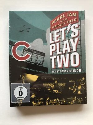 Pearl Jam Live at Wrigley Field - Let´s Play Two (DVD + CD) Neu - Bild 1 von 2