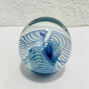 Vintage Robert Eickholt Blue Large Pulled Feather Swirl Paperweight Signed 1992 - Picture 1 of 21