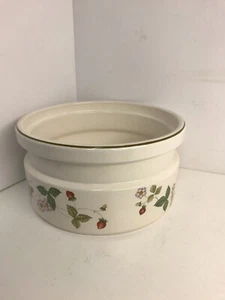 WEDGWOOD WILD STRAWBERRY Oven To Table Casserole Dish NO LID Vintage - Picture 1 of 5