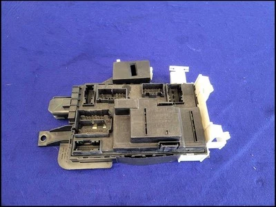 2012 Ford Mustang GT S197 5.0L Body Control Module BCM Smart Box Fuse 2670 - Image 1 of 4