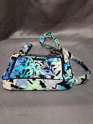 Vera Bradley Crossbody Bag – Quilted Blue Floral Pattern Foto 1 de 4
