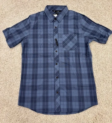 NEW WITH TAGS Travis Mathew Men's Blue Short Sleeve Shirt Howlett Men's Medium - Image 1 of 3