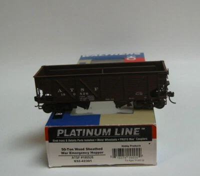 WALTHERS 932-42301 HO 50 Ton Wood Sheath War Emergency Hopper #180526 - Image 1 of 3