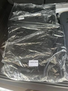 Land Rover Defender 2020-25 Floor Mat Set Ebony Black - Picture 1 of 2