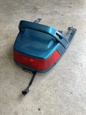 Yamaha XJ 750 1982 Seca parte trasera de plástico sección de cola de pato guardabarros luz trasera de freno  Foto 1 de 4