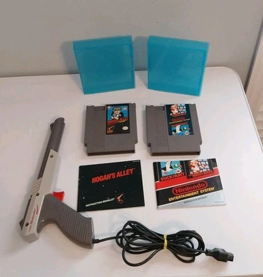 Nintendo NES Super Mario Bros. / Duck Hunt, Hogans Alley con Zapper  Foto 1 de 4