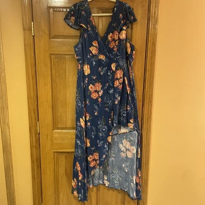 Maxi Mameluco Vestido Pantalones Cortos Torrid Walk-Through Azul Floral Gasa Talla 3  Foto 1 de 4