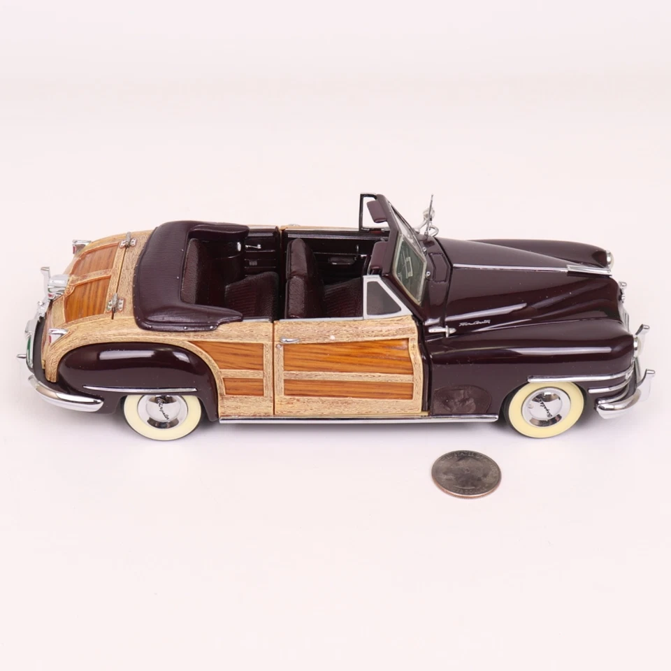 1948 Chrysler Town and Country Model Car Diecast 1:18 Scale - Image 1 of 4