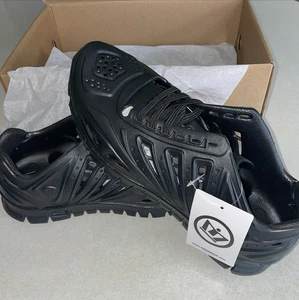 Crosskix Water Shoes Mens 11 Black APX Closed Toe Lace up Composite Foam - Picture 1 of 9