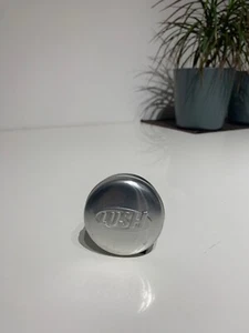 Lush Shampoo Bar Round Tin - Picture 1 of 1