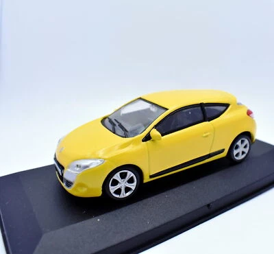Modellino Auto Scala 1:43 Renault Megane Coupe giallo diecast modellismo statico - Immagine 1 di 4