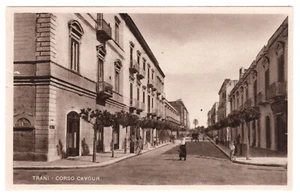 Streets of Corso Cavour, Trani, Italy - Postcard - 1950's - NM - Picture 1 of 2