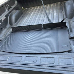 2024-2025 Chevrolet Traverse Cargo Mat in Jet Black GM OEM 26461297 - Picture 1 of 1